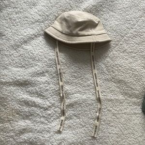 Knit bucket hat